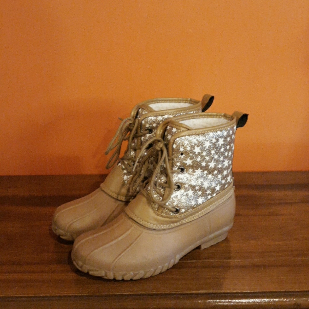 Girls boots